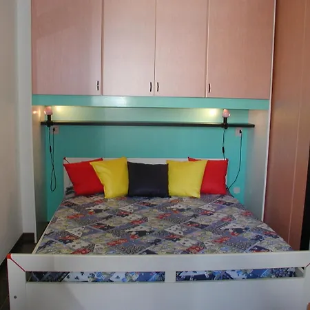 Apartment Valbella Con Piscina
