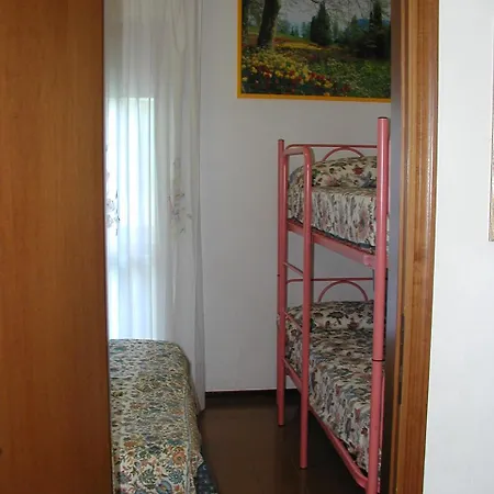 Apartment Valbella Con Piscina