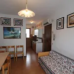 Valbella Con Piscina Apartment