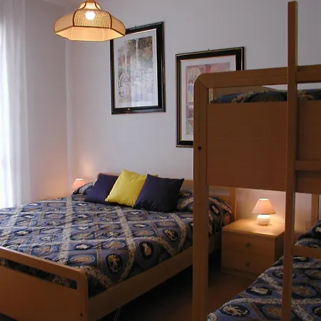 Valbella Con Piscina Apartman *