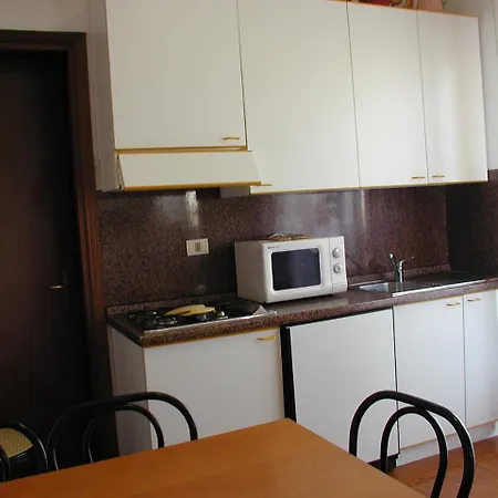 Valbella Con Piscina Appartamento *