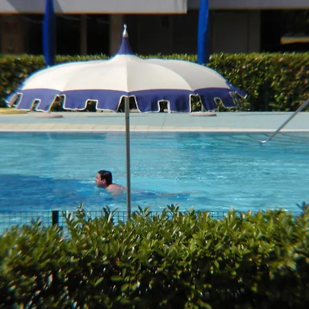 Valbella Con Piscina Immobiliare Friuli