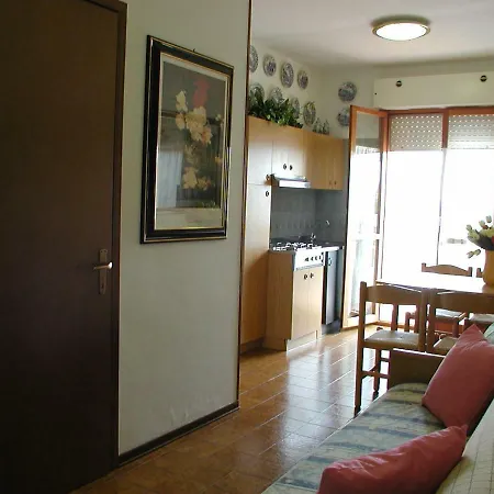 Appartamento Valbella Con Piscina Bibione