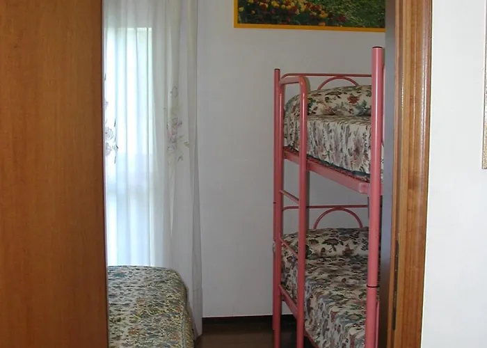 Apartment Valbella Con Piscina