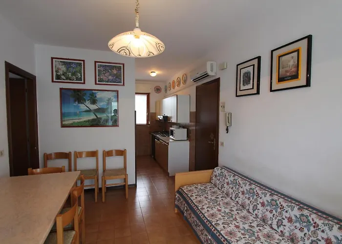 Valbella Con Piscina Apartment