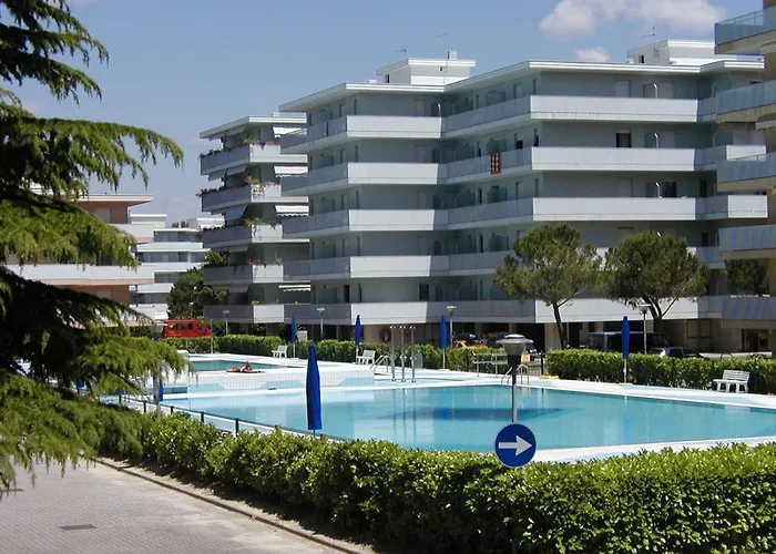 Valbella Con Piscina Apartment *