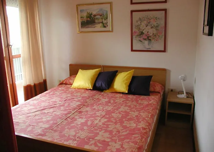 Lägenhet Valbella Con Piscina